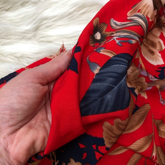 Red hot keyhole tie back maxi dress! - Picture 7 of 8